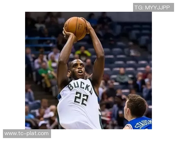 米德尔顿14投9中砍下23分6板3助 成全队得分王助力胜利